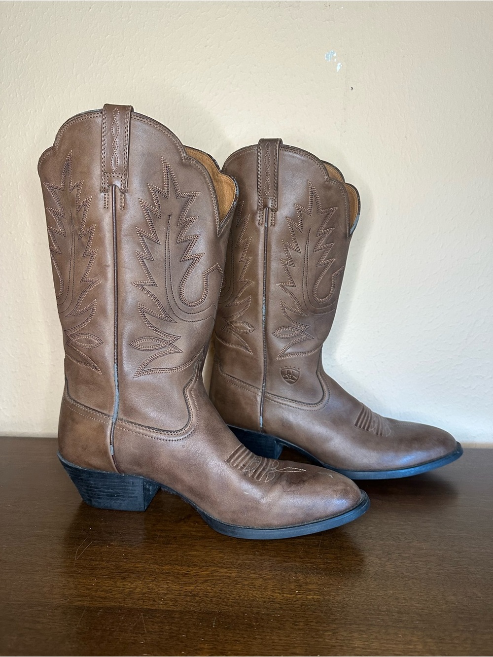 Ariat Heritage Western Boot in Distressed Brown Size Women’s 8.5